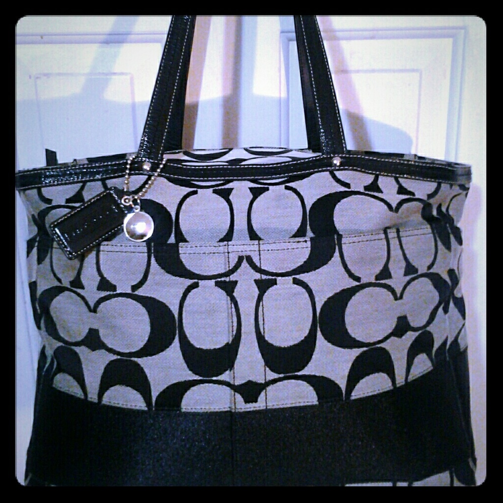 COACH LARGE TOTE/DIAPER BAG